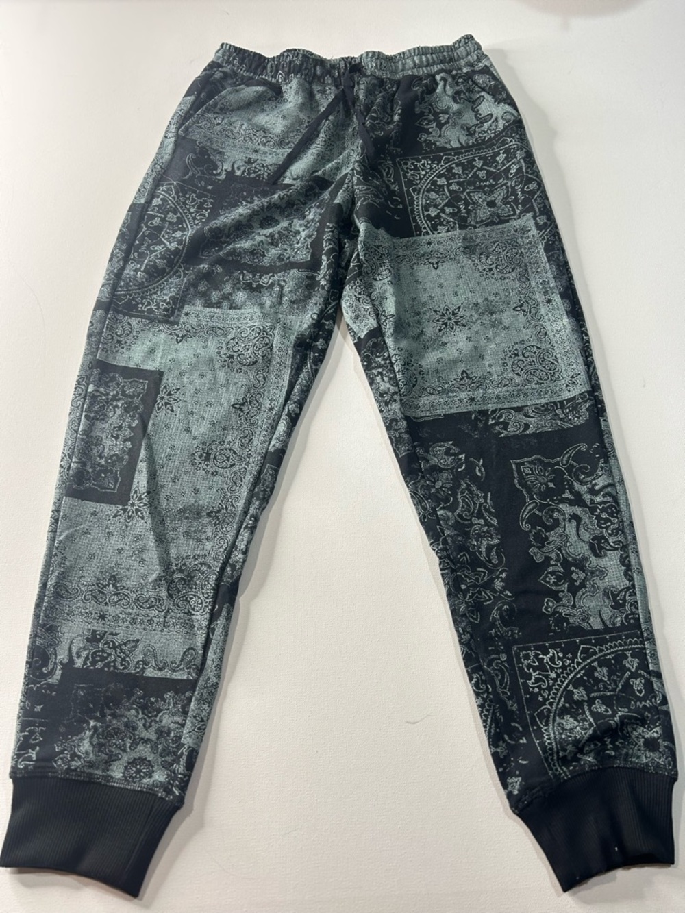 LuLaRoe Medium Bandana Print Jogger Pants in Black and Gray